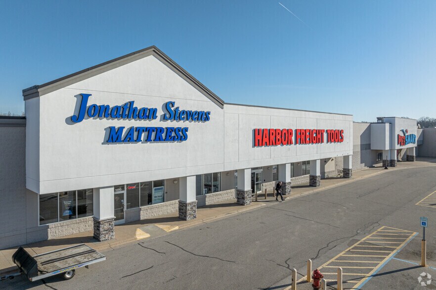 More Photos Of 1650-1720 E Sherman Blvd, Muskegon Freestanding For Lease