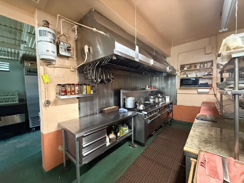 More Photos Of 19 Hoolai St, Kailua Restaurant For Sale