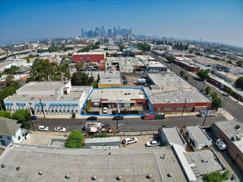 More Photos Of 233 W 33rd St, Los Angeles Warehouse For Lease
