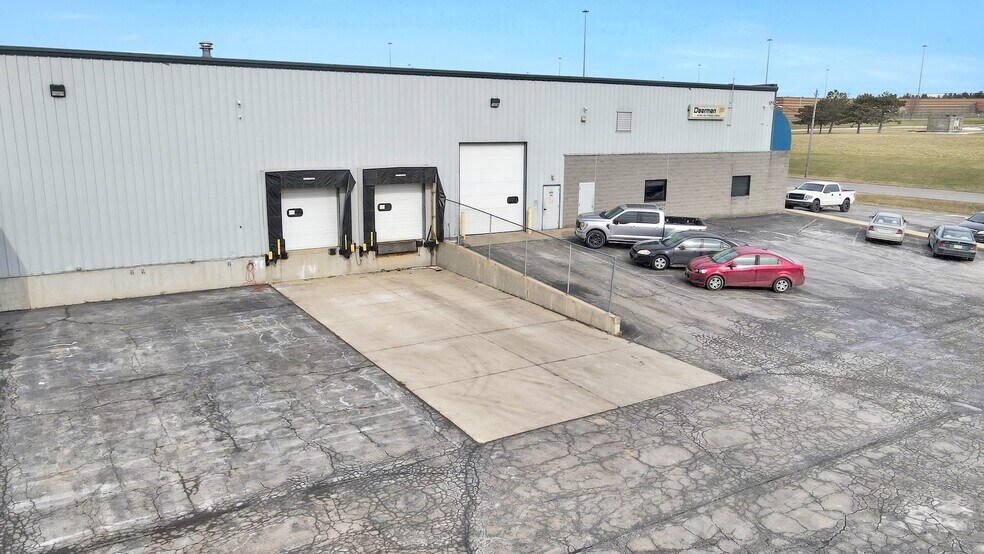 More Photos Of 961 N Main St, Mansfield Warehouse For Lease