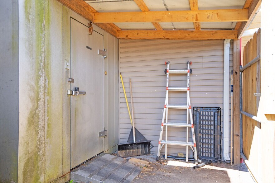 More Photos Of 7930 E State Highway 76, Kirbyville Specialty For Sale