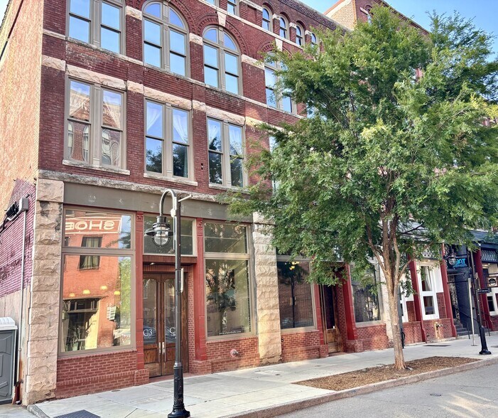 More Photos Of 133 W Jackson Ave, Knoxville Office Residential For Sale