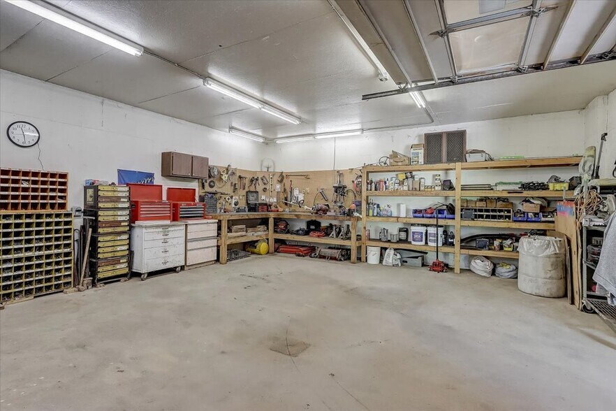 More Photos Of 800 S Main St, Lake Mills Golf Course Driving Range For Sale