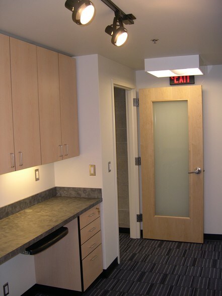 More Photos Of 13512 Ambaum Blvd SW, Burien Medical For Lease