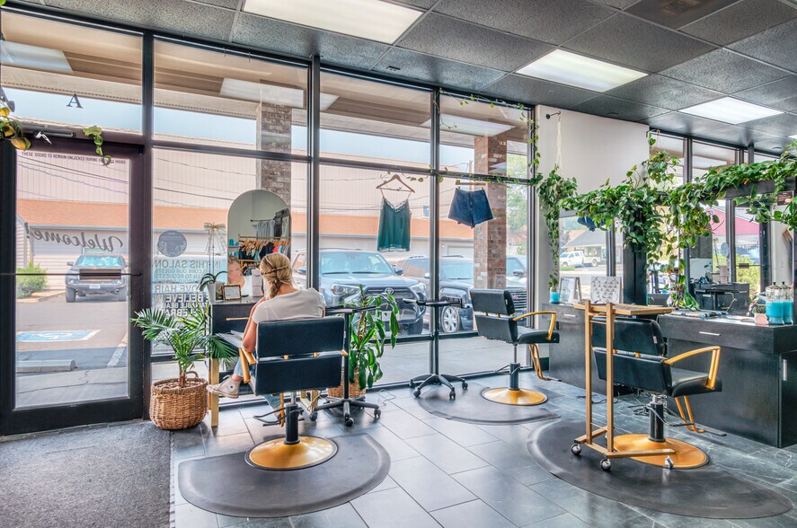 More Photos Of , Redmond General Retail For Sale