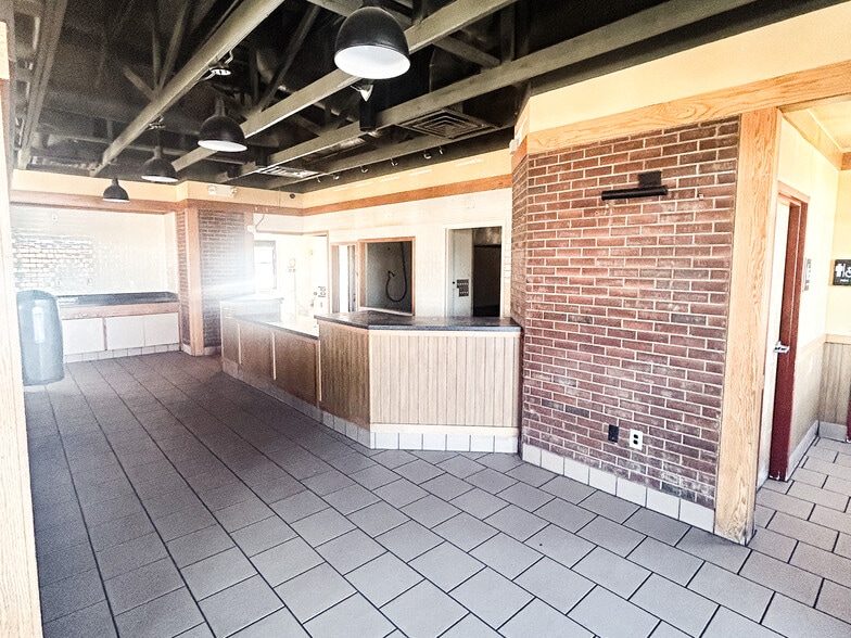 More Photos Of 2109 19th St, Lubbock Fast Food For Sale