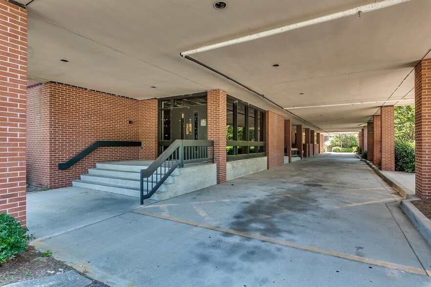 More Photos Of 1202 N Main St, Marion Assisted Living For Sale