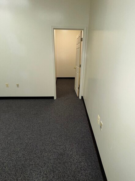 More Photos Of 3280 Pine Orchard Ln, Ellicott City Office For Lease