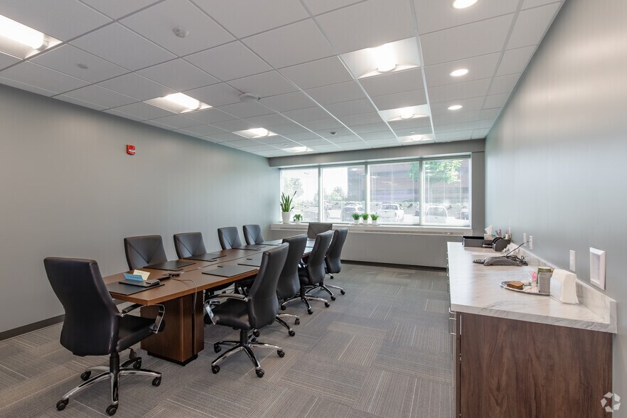 More Photos Of 300 Corporate Center Dr, Camp Hill Office For Lease