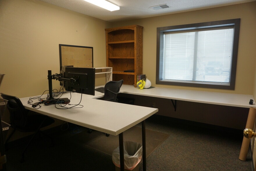 More Photos Of 2201 N 12th St, Fargo Light Distribution For Lease