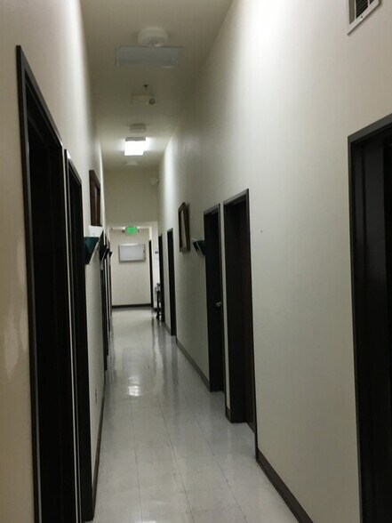 More Photos Of 2520 E Palmdale Blvd, Palmdale Fast Food For Lease