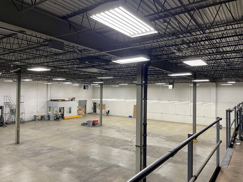 More Photos Of 12221 W Feerick St, Milwaukee Industrial For Lease
