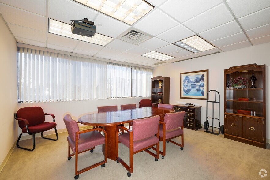 More Photos Of 340 North Ave E, Cranford Office For Lease