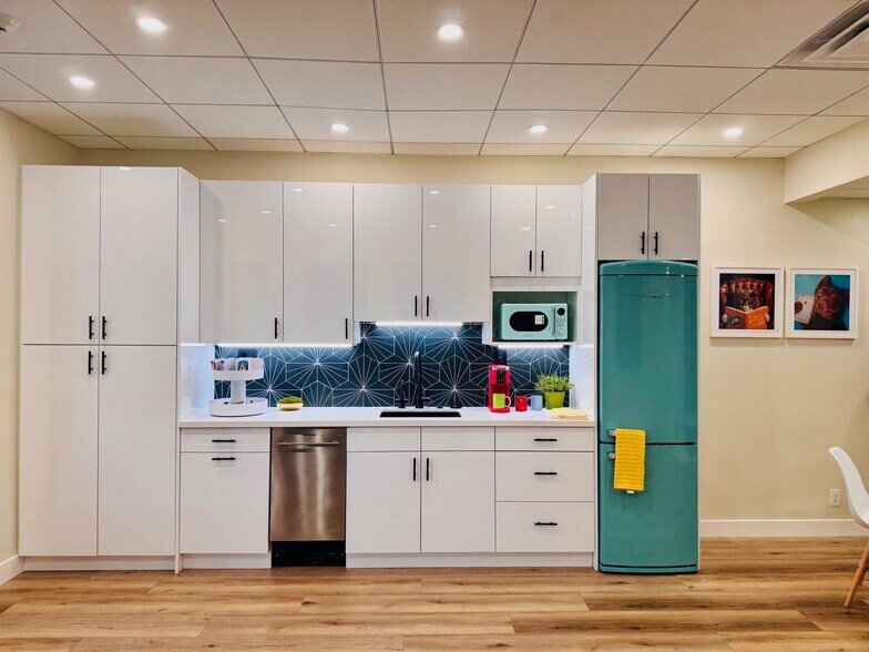 More Photos Of 11965 Venice Blvd, Los Angeles Loft Creative Space For Lease