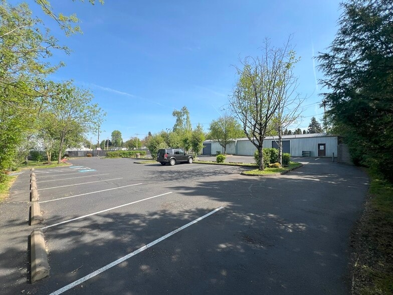 More Photos Of 8725 NE Emerson St, Portland Office For Lease