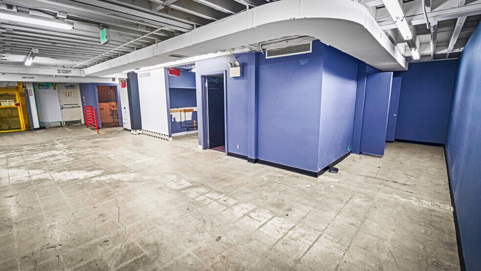 More Photos Of 236-242 Pine Ave, Long Beach Storefront Retail Office For Lease