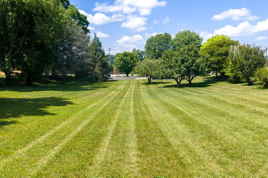 More Photos Of 7700 Tazewell Pike, Corryton Apartments For Sale