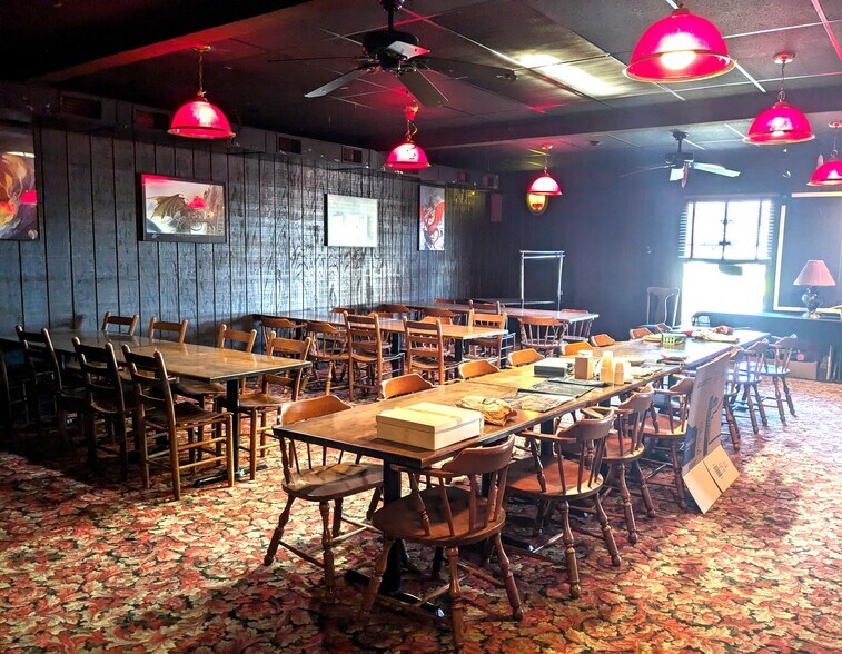 More Photos Of 219 1/2 Tompkins St, Cortland Freestanding For Sale