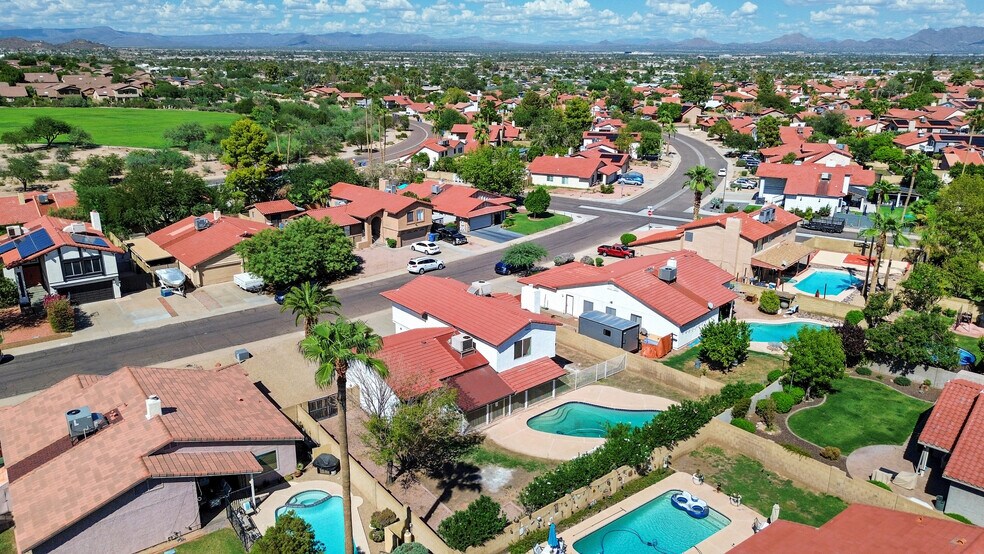 More Photos Of 1927 E Crocus Dr, Phoenix Specialty For Lease