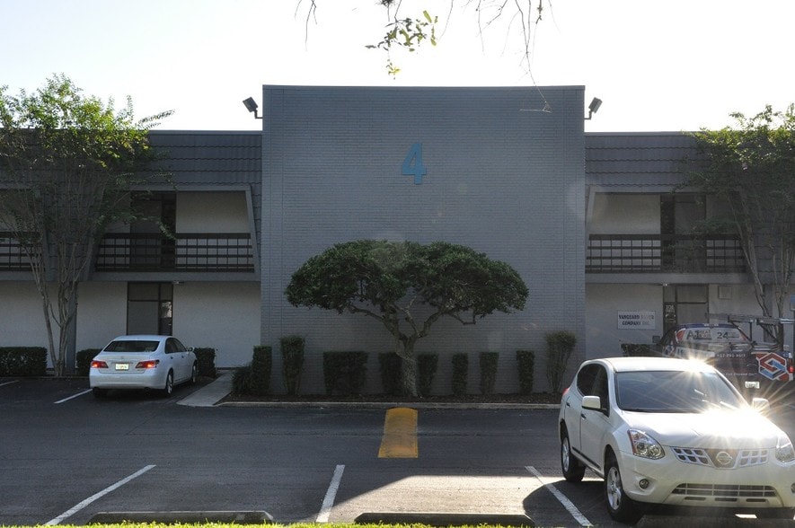 More Photos Of 3600-3606 Silver Star Rd, Orlando Unknown For Lease