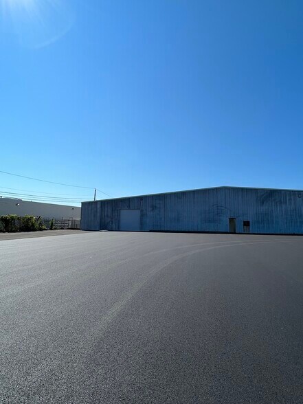More Photos Of 289 Kilvert St, Warwick Manufacturing For Lease