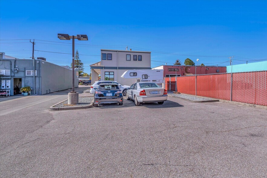 More Photos Of 716 Soquel Ave, Santa Cruz Storefront Retail Office For Lease