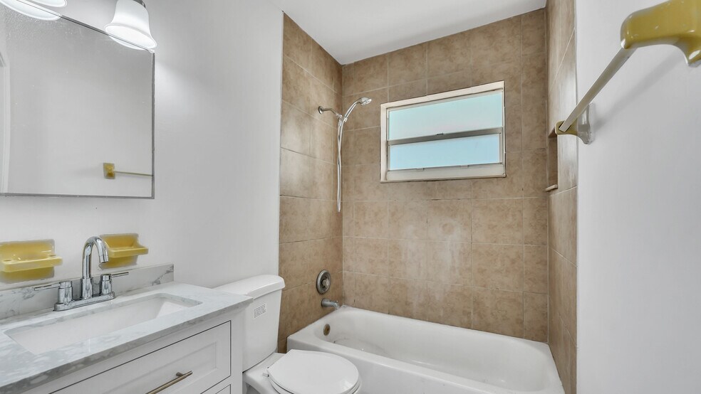 More Photos Of 3883 Park Ln, West Palm Beach Multifamily For Sale