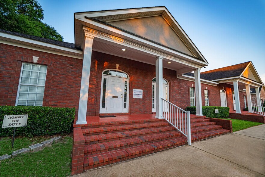 Primary Photo Of 3578 Oaktree Dr, Semmes Loft Creative Space For Lease