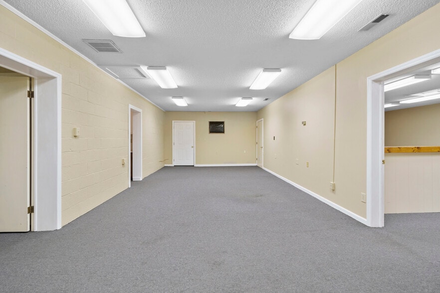 More Photos Of 104 N Dilling St, Kings Mountain Medical For Lease