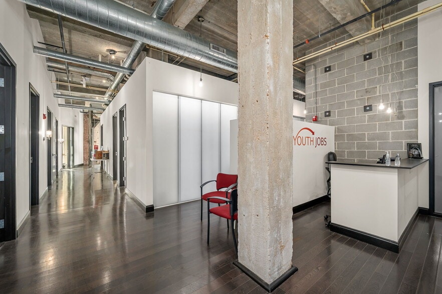 More Photos Of 3016 Locust St, Saint Louis Loft Creative Space For Lease