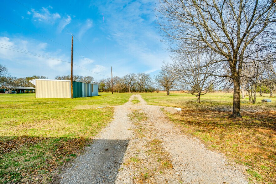 More Photos Of 14330 S Highway 281, Santo Trailer Camper Park For Sale