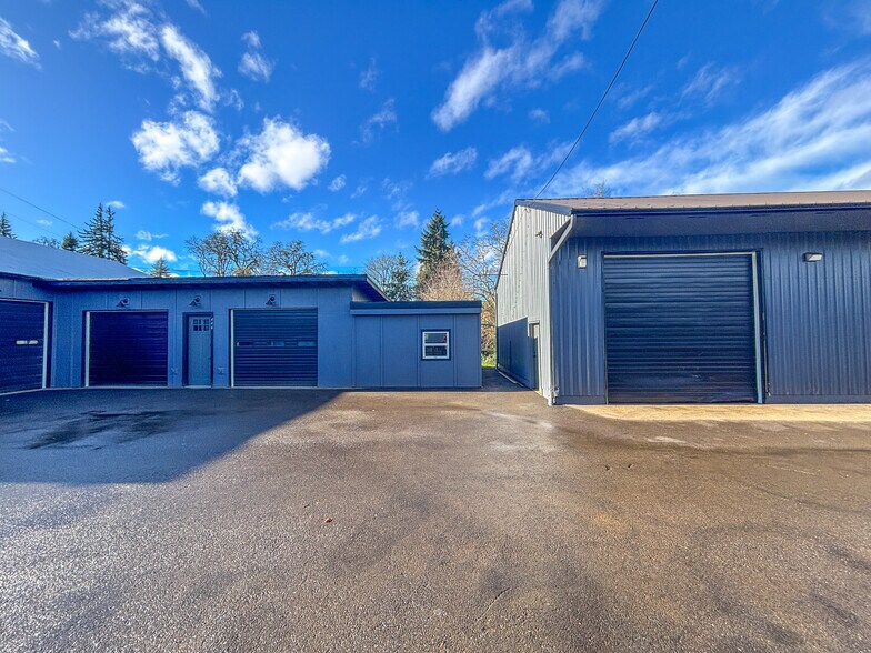 More Photos Of 446 McClaine St, Silverton Warehouse For Sale