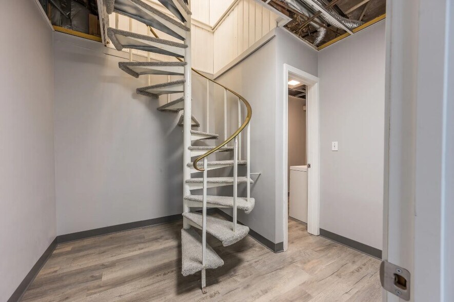 More Photos Of 531-545 Main St, Worcester Office For Sale