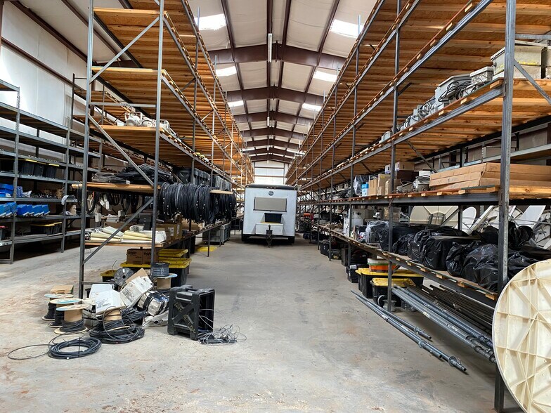 More Photos Of 300 E 57th St, Odessa Warehouse For Lease