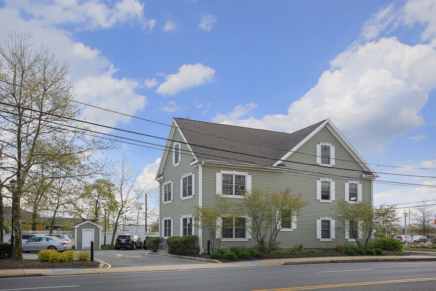 More Photos Of 12 Robbins Pky, Toms River Office For Sale