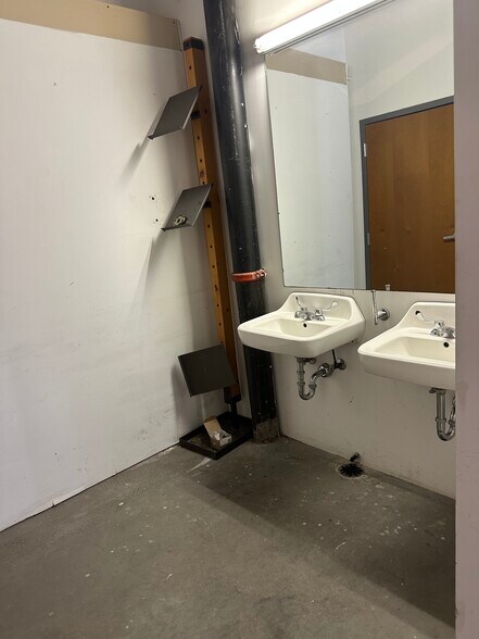 More Photos Of 25 E 12th St, Kansas City Apartments For Lease