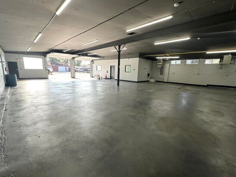 More Photos Of 179-181 Watson Ave, West Orange Warehouse For Lease