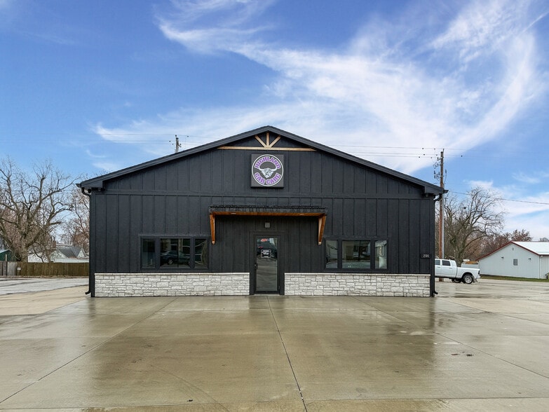 More Photos Of 204 S Main St, Woodward General Retail For Sale