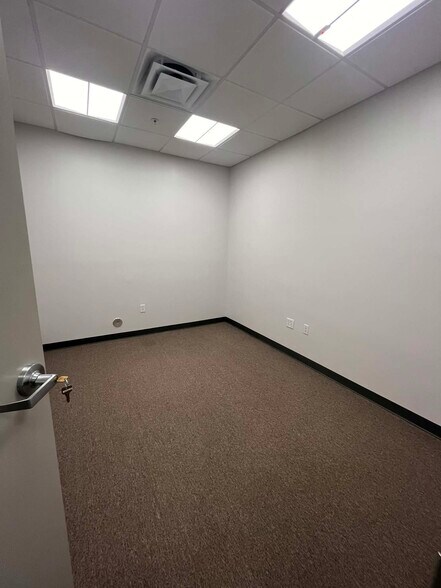 More Photos Of 3420 NW 27th Ave, Pompano Beach Unknown For Lease