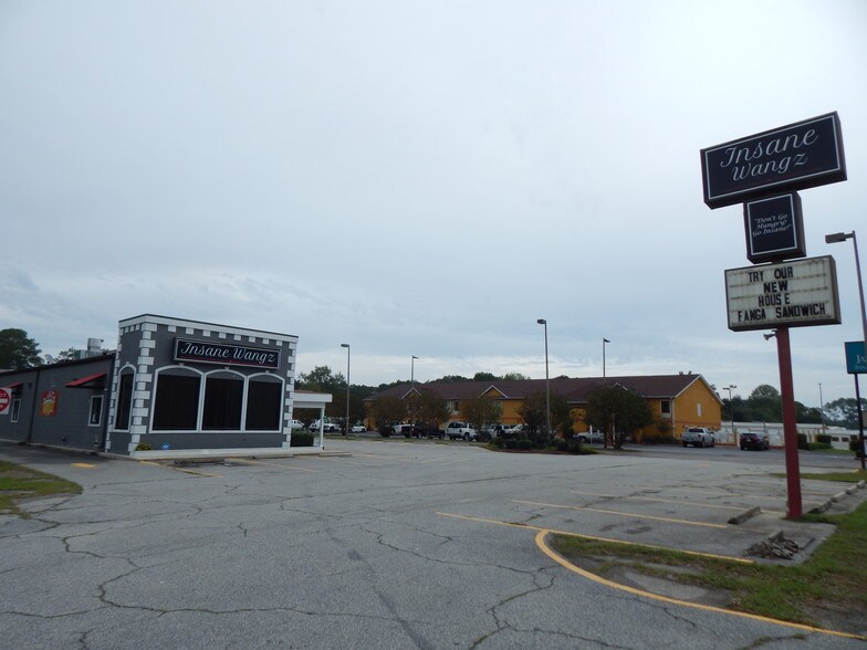 More Photos Of 180 Lumber City Hwy, Hazlehurst Restaurant For Sale