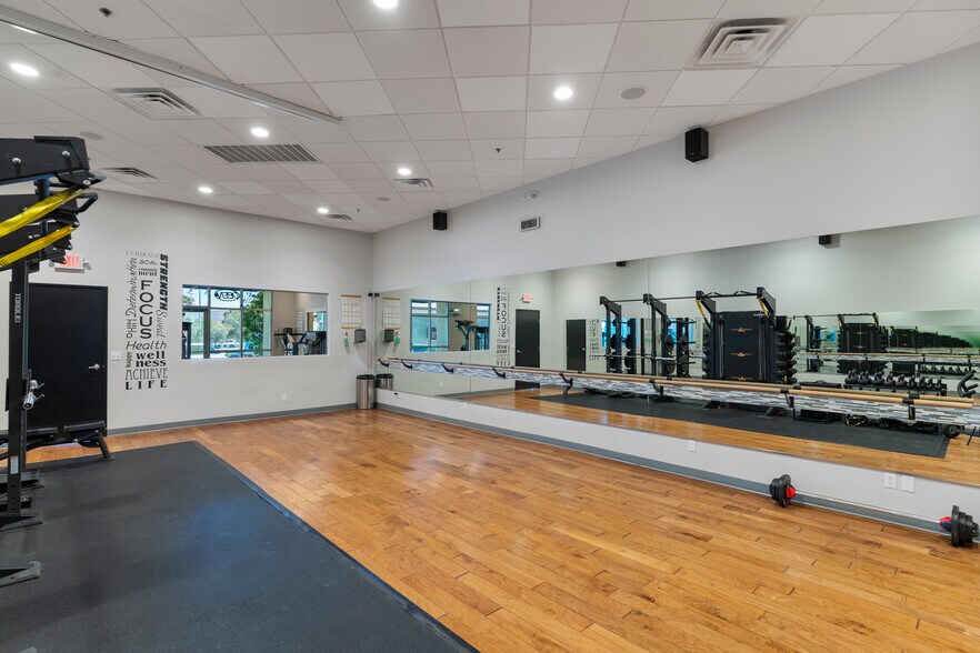 More Photos Of 11251 S Eastern Ave, Henderson Storefront For Lease
