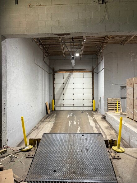 More Photos Of 3122 South Ave, Toledo Manufacturing For Lease