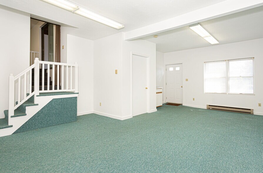 More Photos Of 130 High St, Upton Office For Sale