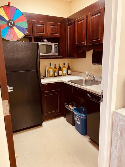 More Photos Of 249 Williamson Rd, Mooresville Medical For Lease