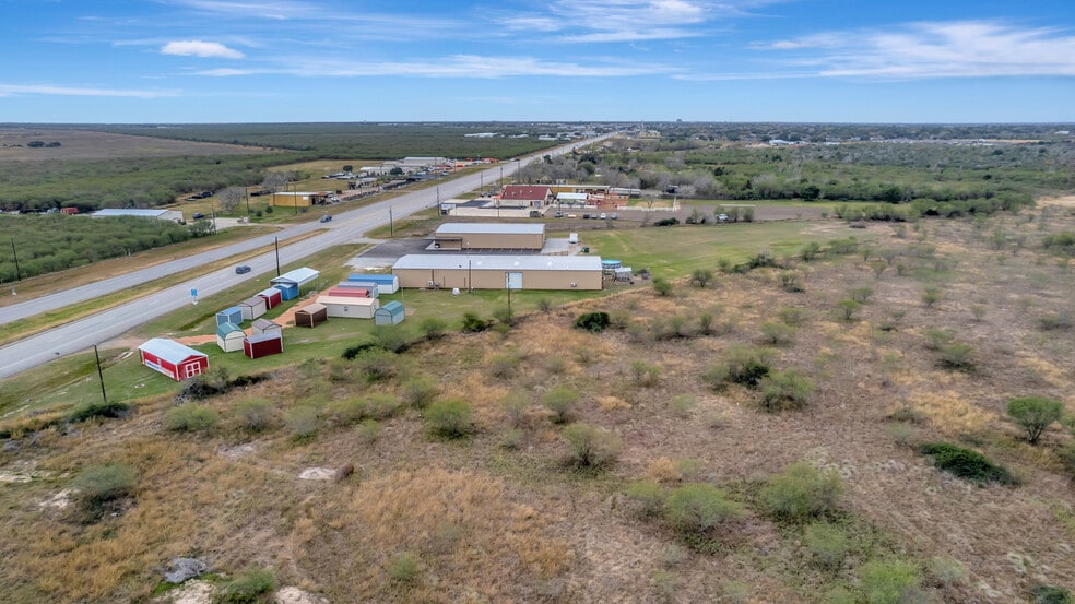 More Photos Of 13955 US Highway 77 N, Victoria General Retail For Sale