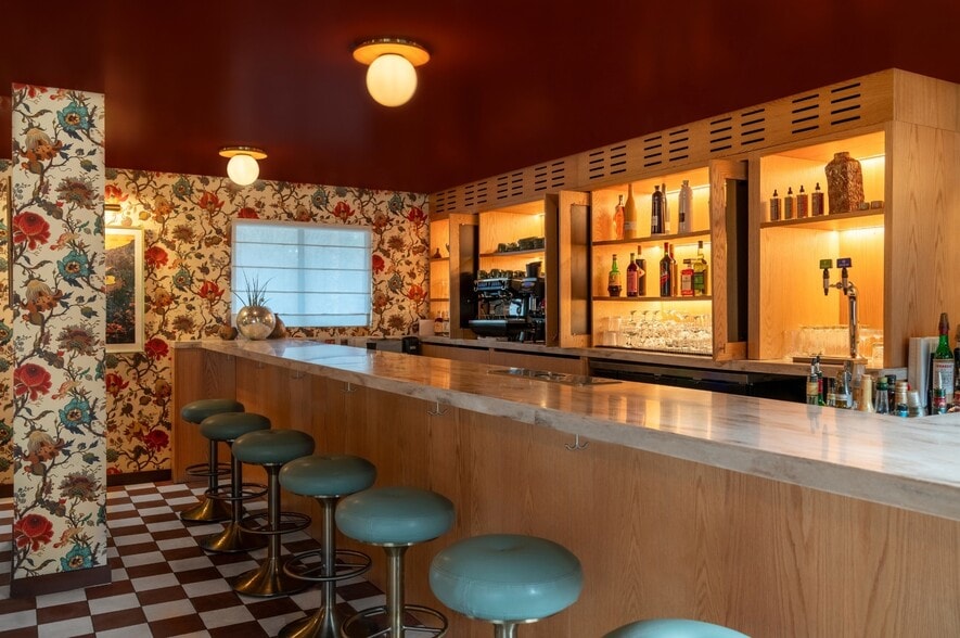 More Photos Of 1700 S Palm Canyon Dr, Palm Springs Hotel For Sale