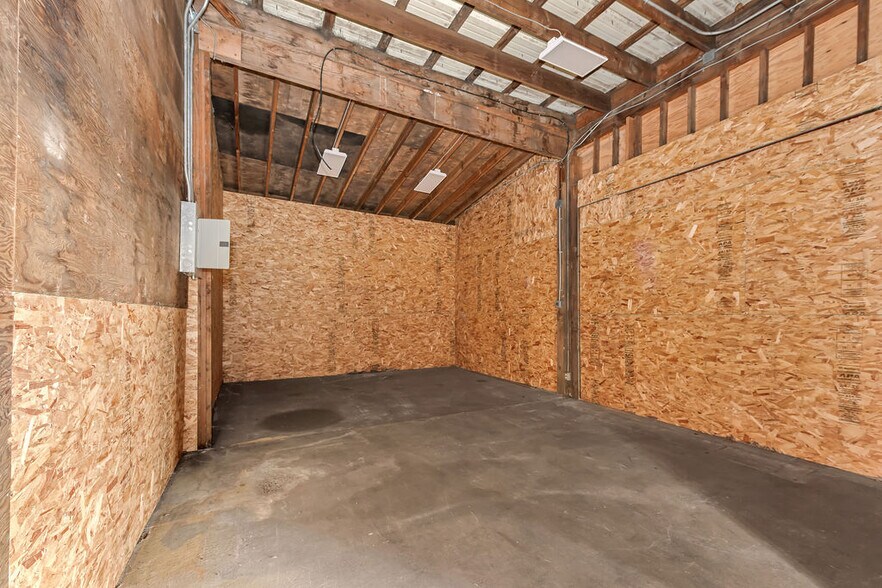 More Photos Of 1425 SE 9th St, Warrenton Warehouse For Lease