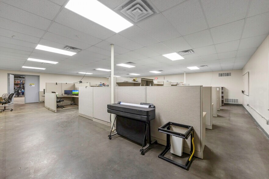 More Photos Of 1315 W 12th St, Kansas City Warehouse For Sale