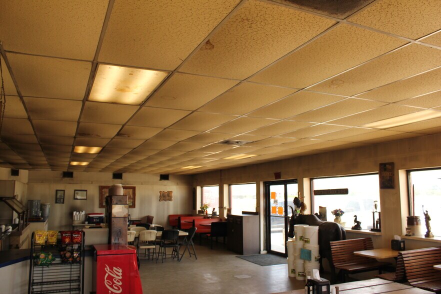 More Photos Of 33734 US-59, Louise Restaurant For Sale