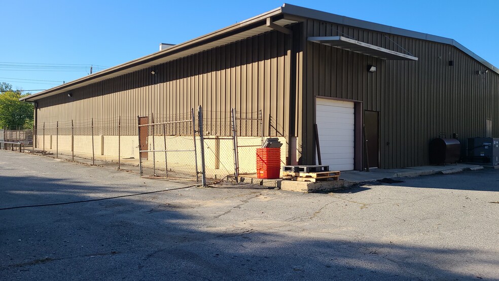 More Photos Of 9005 Woodyard Rd, Clinton Freestanding For Lease